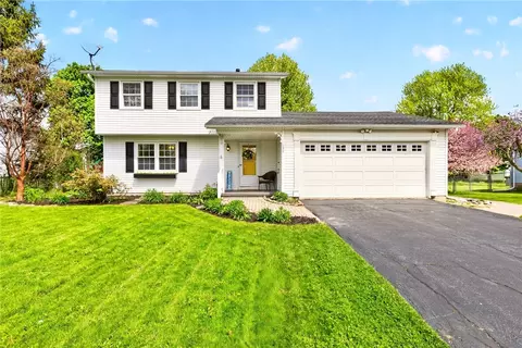 139 Heather Dale Cir, Henrietta, NY 14467