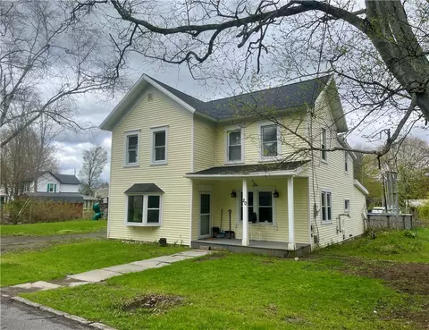 20 Maple St, Milford, NY 13807