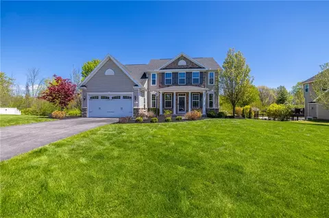 19 Whitley Ct, Pittsford, NY 14534