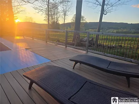 Exterior - 1065 Kingston Dr, Olean, NY 14760 photo 5 of 14