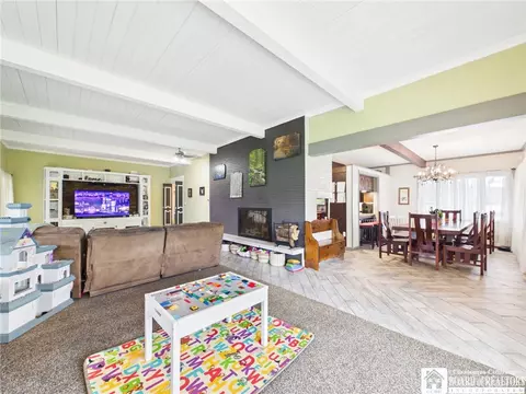 Living - 1065 Kingston Dr, Olean, NY 14760 photo 2 of 3