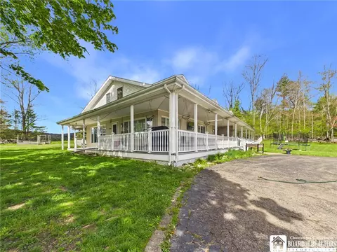 Exterior - 1065 Kingston Dr, Olean, NY 14760 photo 10 of 14