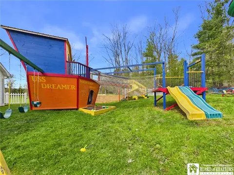 Exterior - 1065 Kingston Dr, Olean, NY 14760 photo 7 of 14