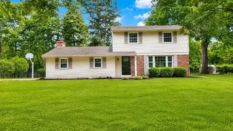 120 Benedict Rd, Perinton, NY 14534