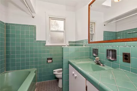 Bath - 370 Lafayette Rd, Irondequoit, NY 14609 photo 1 of 2