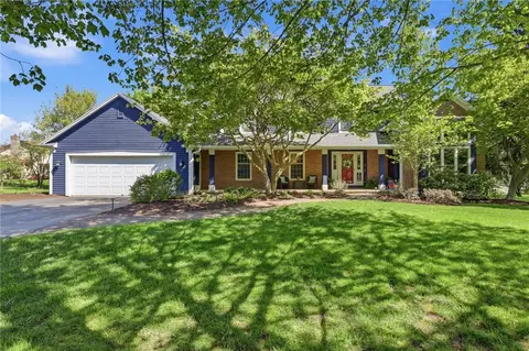 3 Fenimore Dr, Pittsford, NY 14534