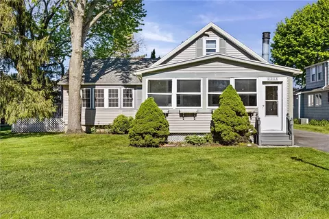 311 Cobb Ter, Brighton, NY 14620