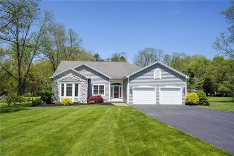 472 Vosburg Rd, Webster, NY 14580