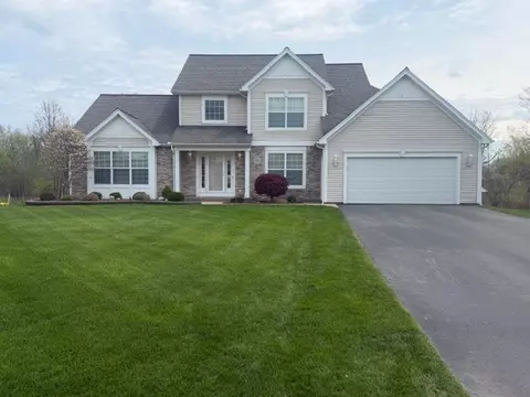 182 Timarron Trl, Greece, NY 14612