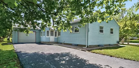 157 Hollybrook Rd, Rochester, NY 14623