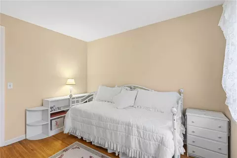 Bedroom - 129 Alhambra Dr, Irondequoit, NY 14622 photo 7 of 7