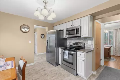 Kitchen - 129 Alhambra Dr, Irondequoit, NY 14622 photo 3 of 3