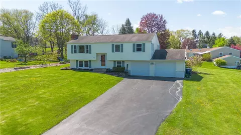 114 Pamela Ln, Arcadia, NY 14513