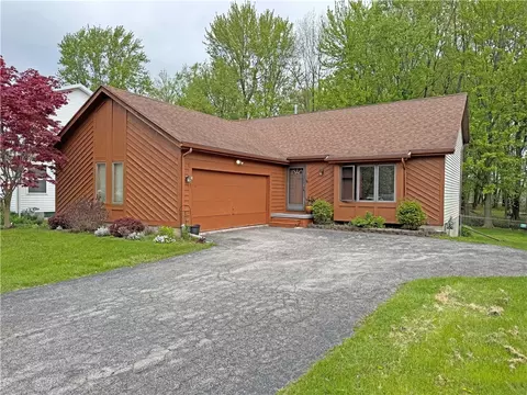 50 Dolman Dr, Gates, NY 14624