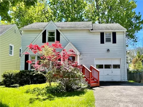 137 Edgemont Rd, Rochester, NY 14620