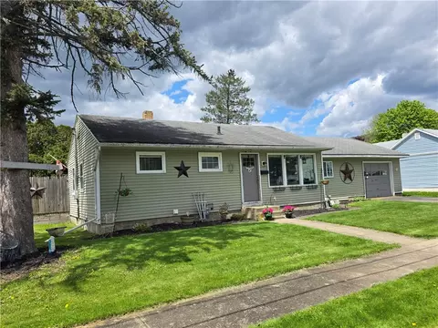 227 Kingsbury Ave, Corning, NY 14830