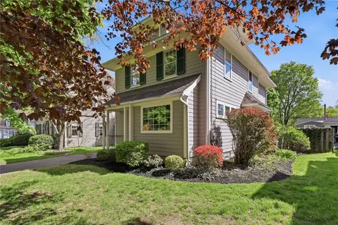 15 E Jefferson Rd, Pittsford, NY 14534
