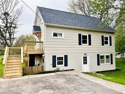 33 Elm St, Bloomfield, NY 14469