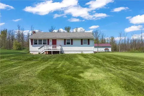 14965 Lakeshore Rd, Carlton, NY 14477