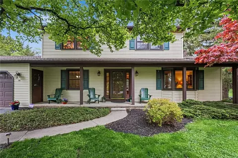 10 High Point Dr, Parma, NY 14559
