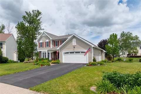 237 Pickering St, Canandaigua, NY 14424