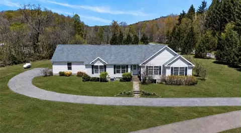 8628 Garlinghouse Rd, Naples, NY 14512