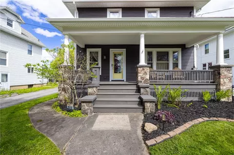 324 Canandaigua St, Palmyra, NY 14522