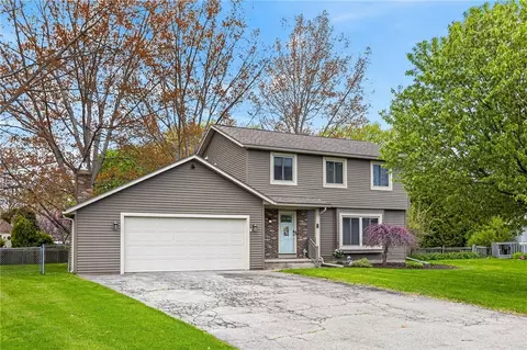 65 Olde Tavern Cir, Greece, NY 14612