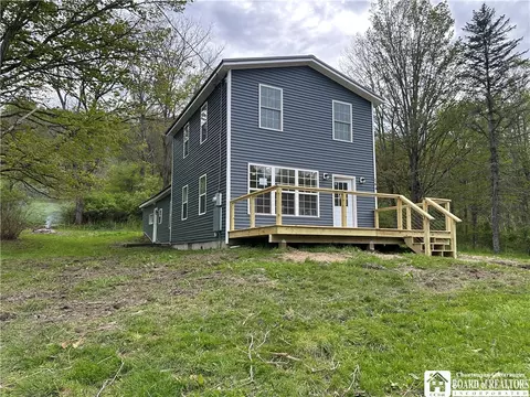 164 N Main St, New Albion, NY 14719