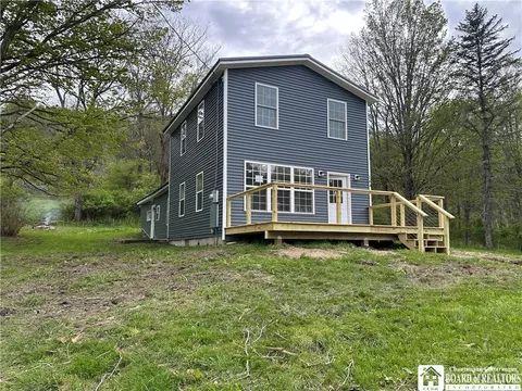 164 N Main St, New Albion, NY 14719