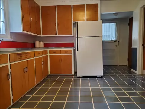 Kitchen - 125 Sydenham Rd, Irondequoit, NY 14609 photo 3 of 3