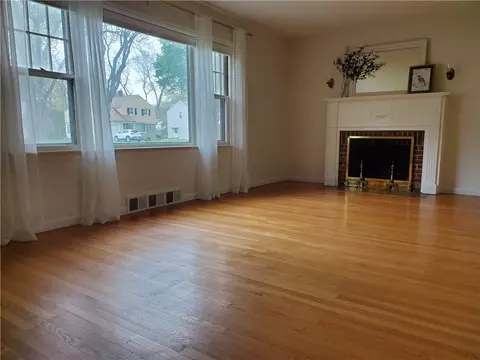 Living - 125 Sydenham Rd, Irondequoit, NY 14609 photo 4 of 8
