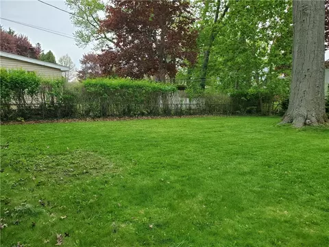 Exterior - 125 Sydenham Rd, Irondequoit, NY 14609 photo 7 of 12