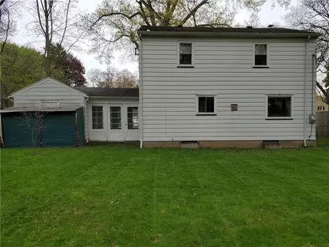 Exterior - 125 Sydenham Rd, Irondequoit, NY 14609 photo 6 of 12