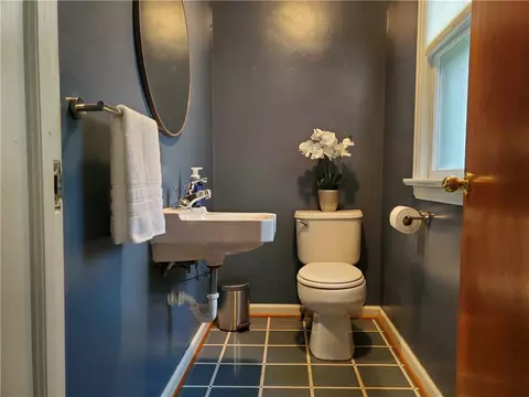 Bath - 125 Sydenham Rd, Irondequoit, NY 14609 photo 5 of 6