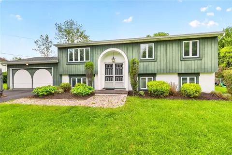 37 Drake Rd, Hamlin, NY 14464