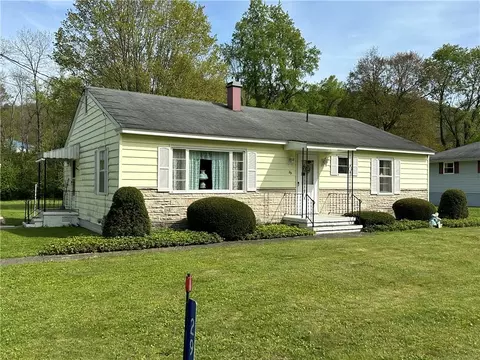 29 Jf Kennedy Dr #J, Lewis Run, PA 16738
