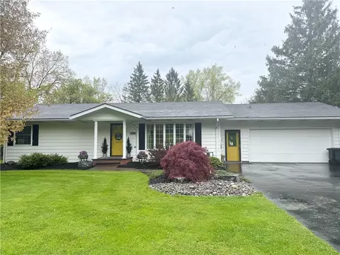 2611 Hamilton St, Brutus, NY 13166