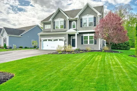 715 Hillspring Ter, Webster, NY 14580