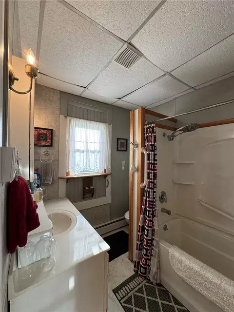 Bath - 5 King St, Eldred, PA 16731 photo 1 of 2
