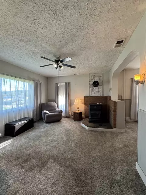 Living - 5 King St, Eldred, PA 16731 photo 2 of 2