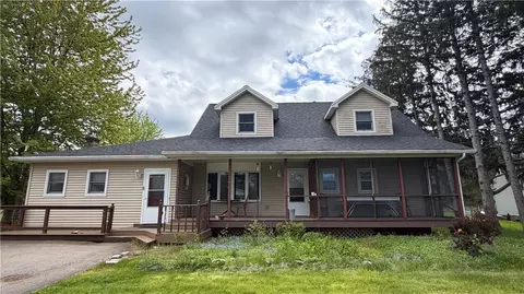 312 Berg Rd, Ontario, NY 14519