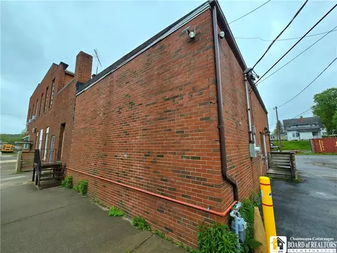 Exterior - 168 Main St, Eldred, PA 16731 photo 3 of 4