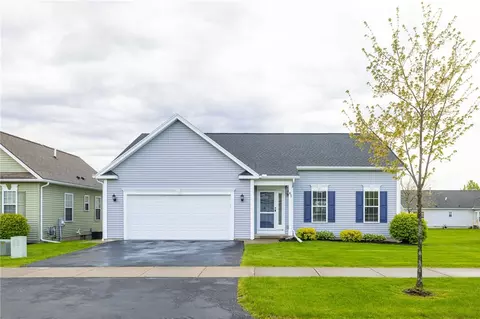 47 Shirleen Dr, Parma, NY 14468