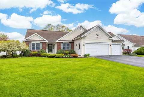 38 Sotheby Dr, Greece, NY 14626