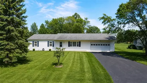 16 Keli Dr, Waterloo, NY 13165