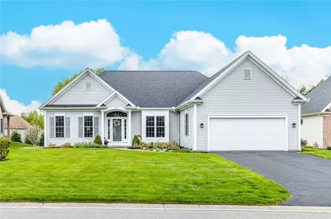 31 Brantley Way, Perinton, NY 14526