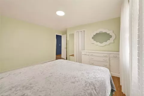 Bedroom - 126 Wildmere Rd, Irondequoit, NY 14617 photo 5 of 6