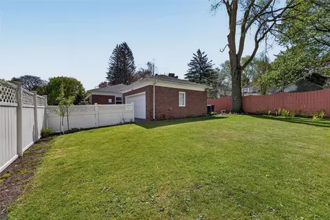 Exterior - 126 Wildmere Rd, Irondequoit, NY 14617 photo 4 of 8