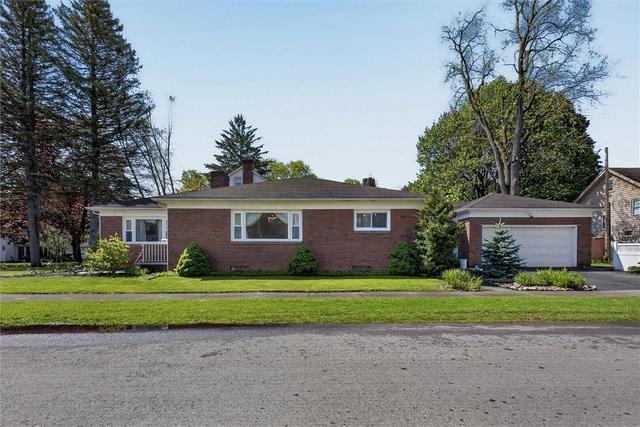 126 Wildmere Rd, Irondequoit, NY 14617